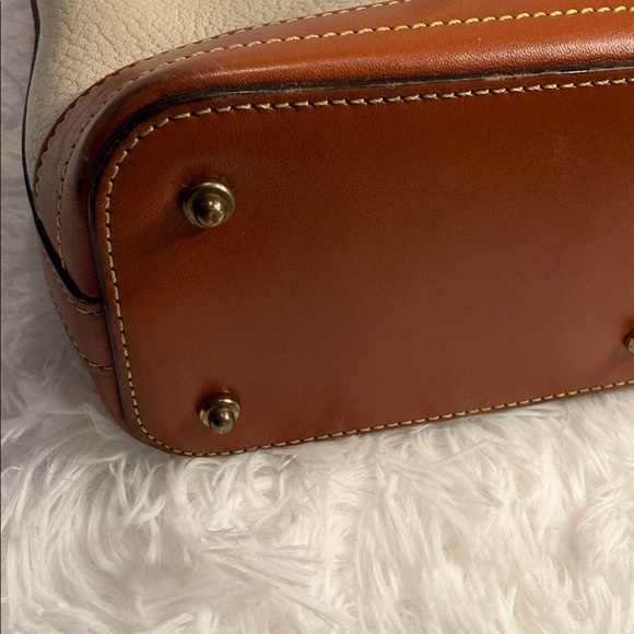Dooney & Bourke EUC Tan/Brn pebble Leather Shoulder Bag Lrg inside zipper pocket - Picture 6 of 13